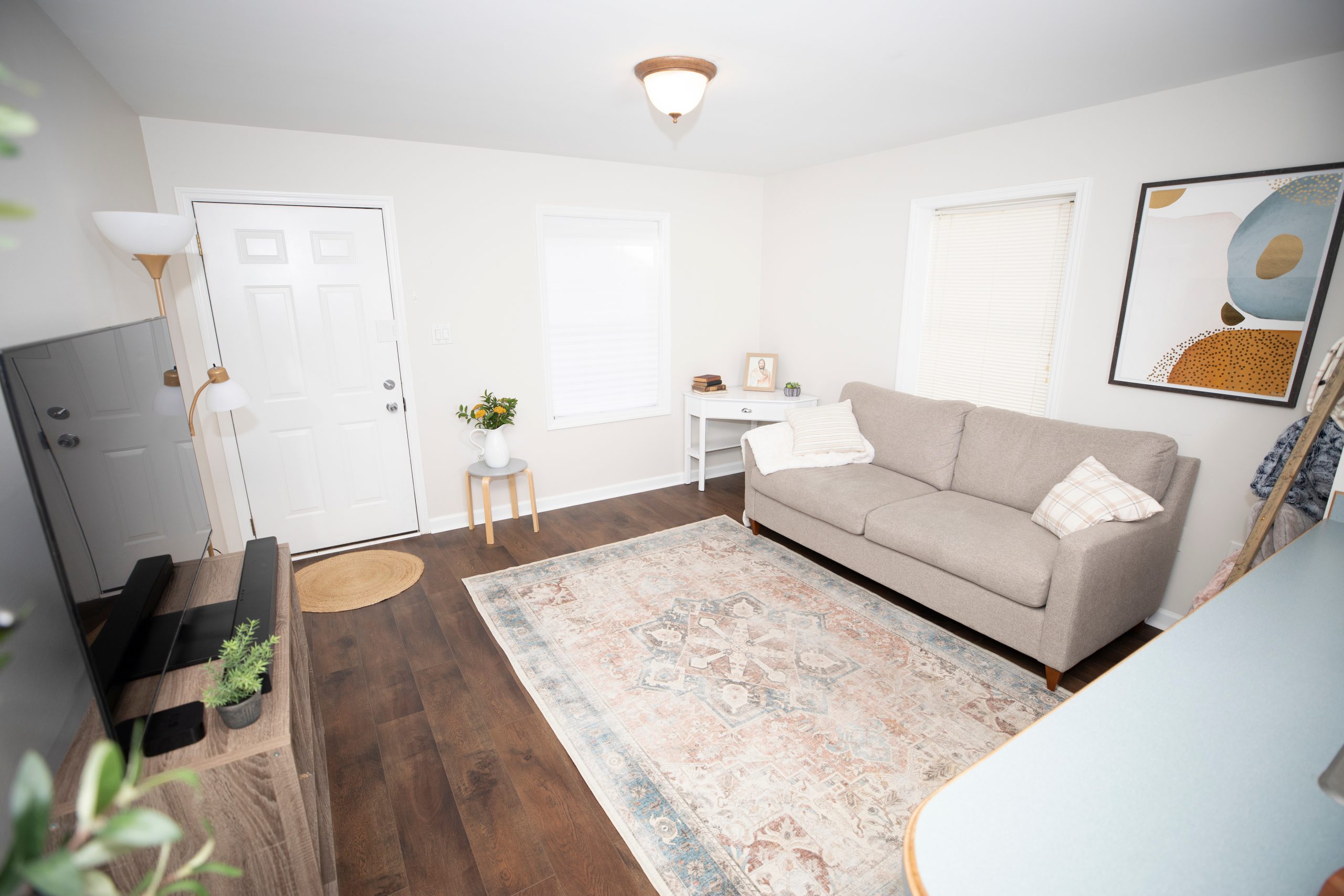 Gayle Smith Apartments Living Room