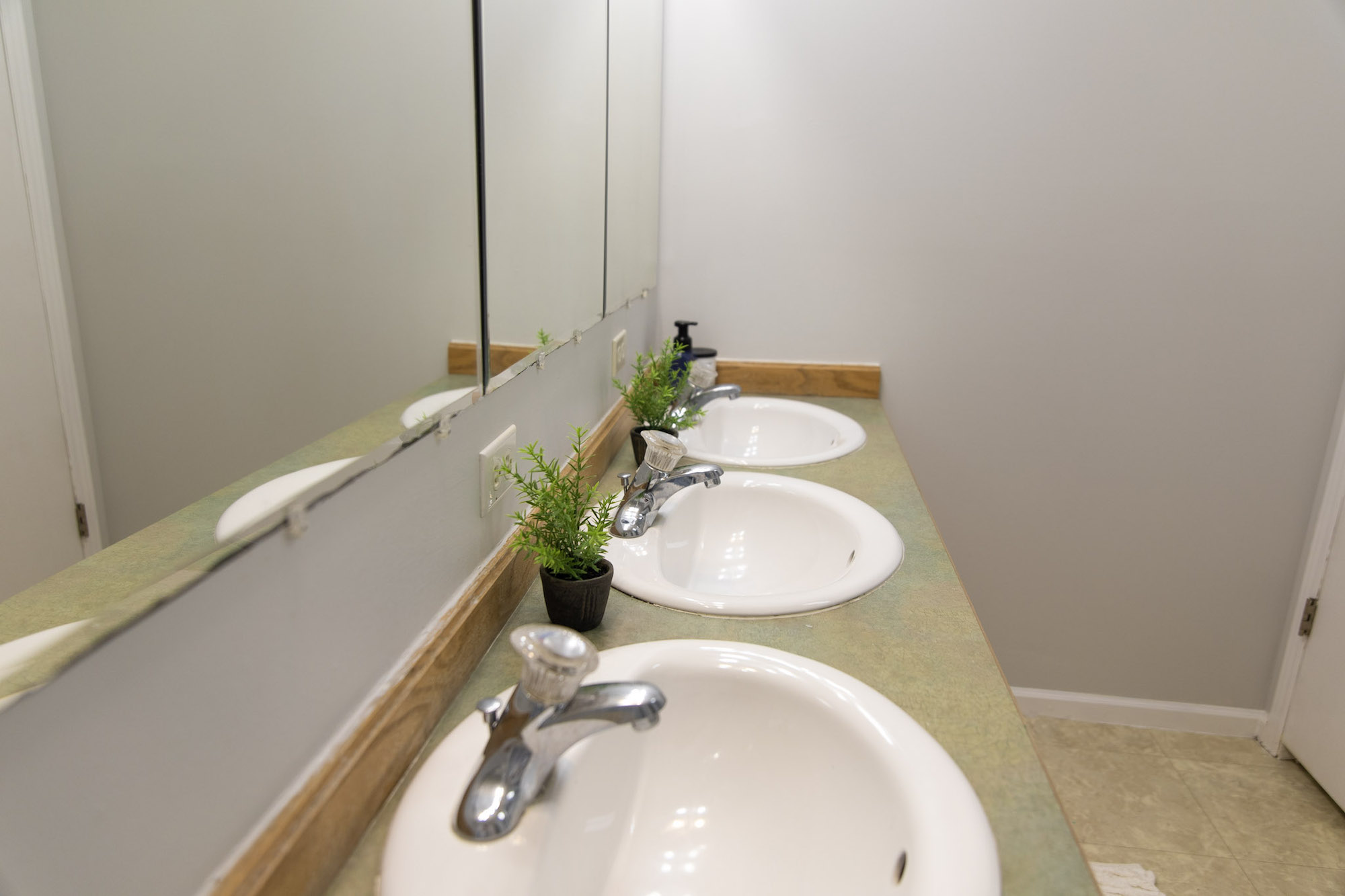 Carriage Mods bathroom