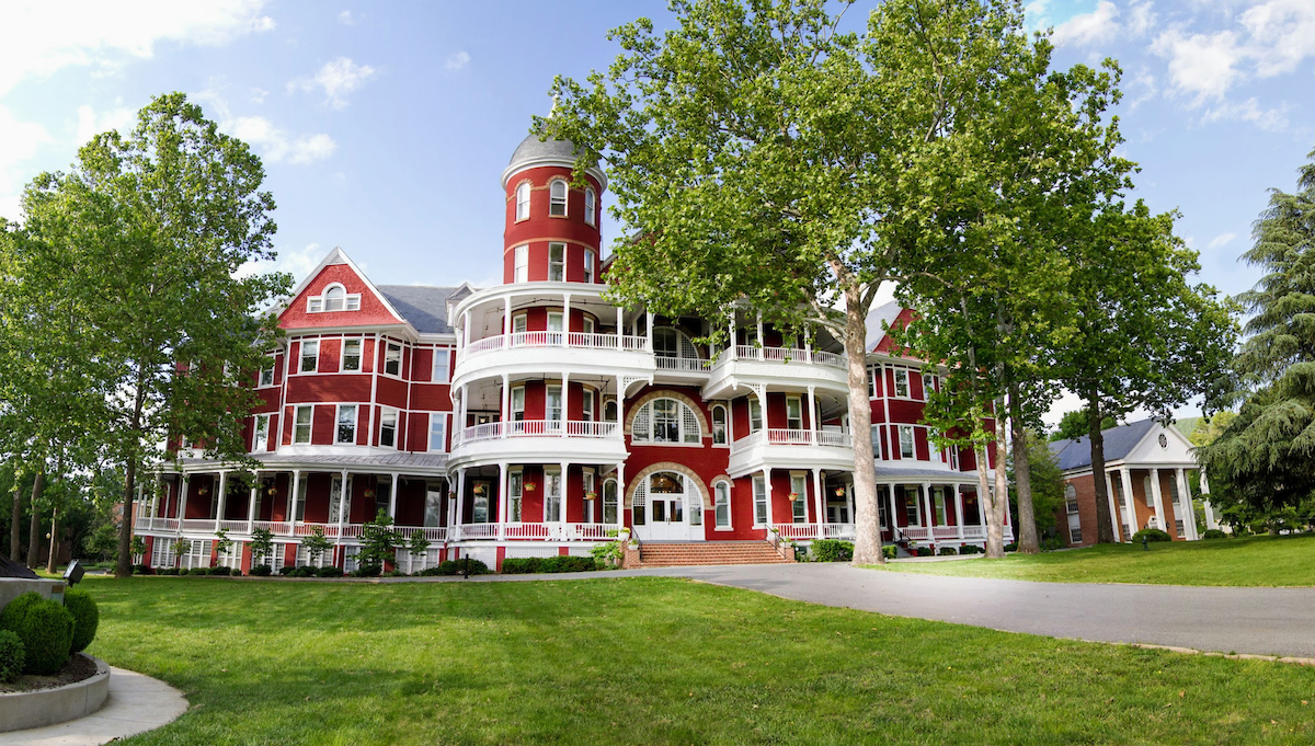 Southern Virginia University Main Hall